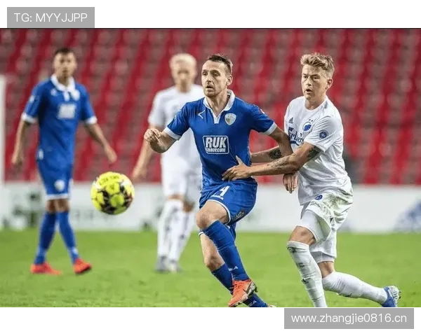 阿贾克斯关键比赛表现不佳,对争冠形势产生影响 阿贾克斯关键比赛表现不佳,对争冠形势产生影响