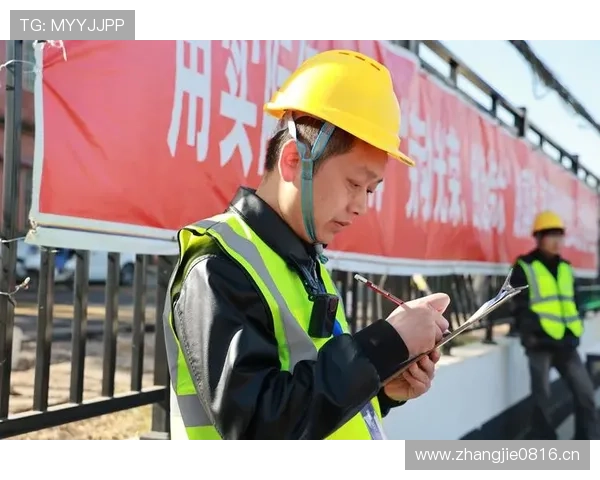 篮球裁判如何精准判定脚踢球违例?裁判视角解读